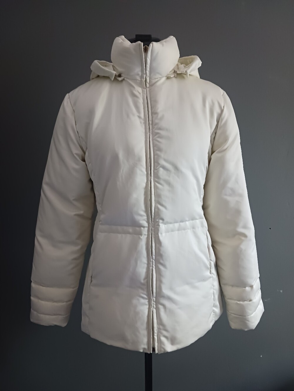 Vintage Moncler Ivory Hooded Puffer Jacket Size 1. US size S